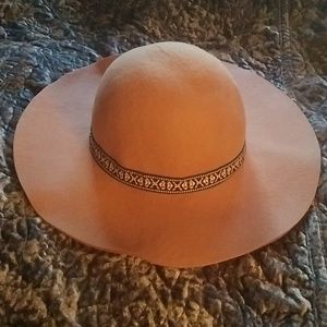 World Market tan felt hat with boho design